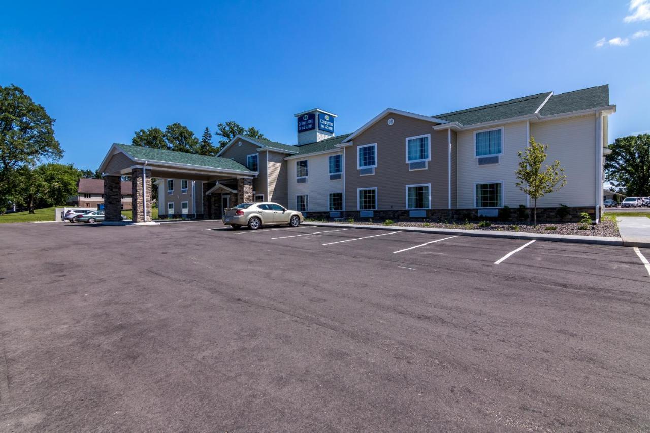 Cobblestone Inn&suites - 3*