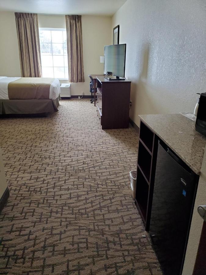 Hotel Cobblestone & - Barron