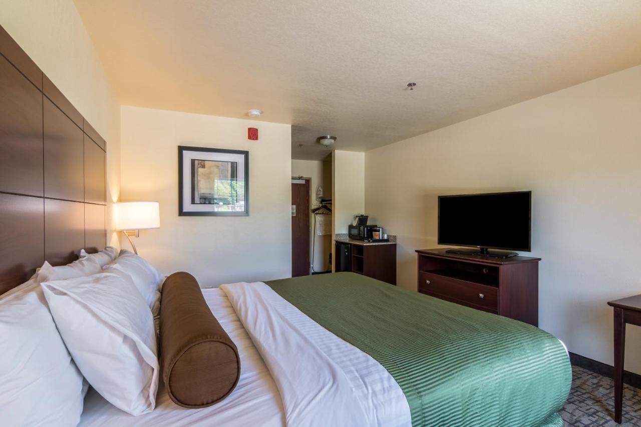 Cobblestone & - Hotel