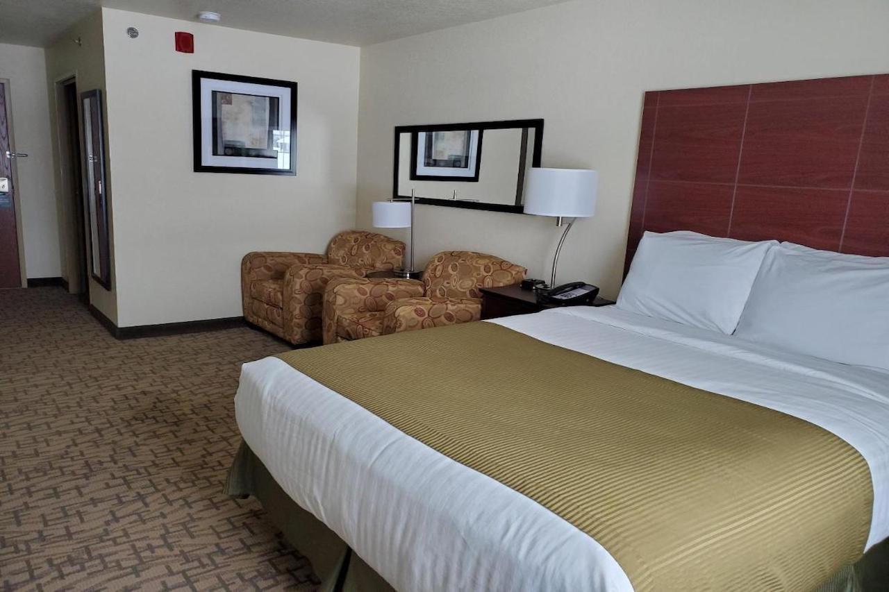 Cobblestone & - Hotel 3*