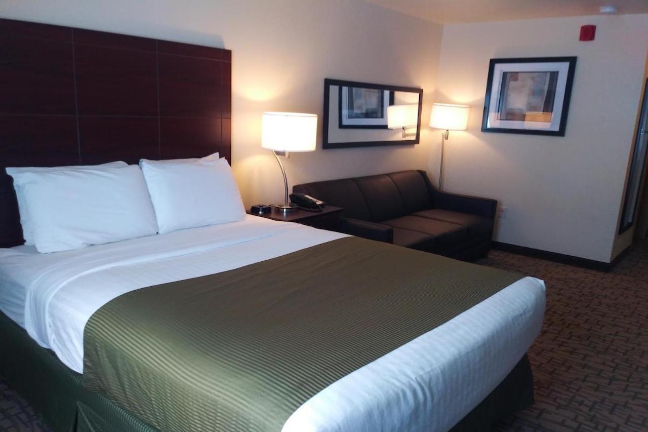 Cobblestone & - Hotel Barron